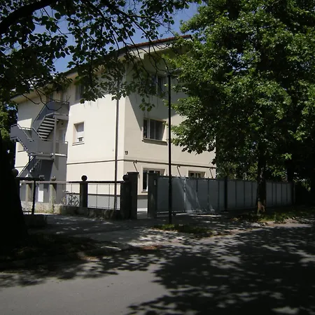 Apartment Ema And *