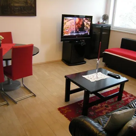 Ema And Apartment *