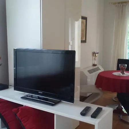 Apartment Ema And