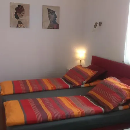 Apartment Ema And