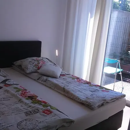 Ema And Apartment *